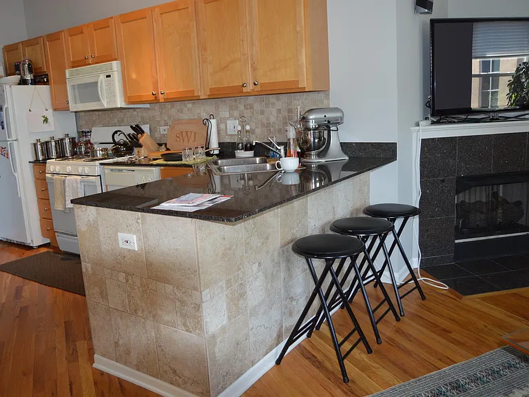 1645 W School St #208 — Photo 2