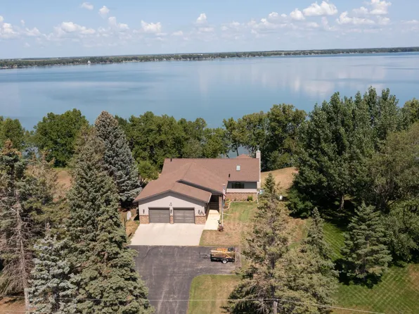 511 E Summit St, Battle Lake, MN 56515