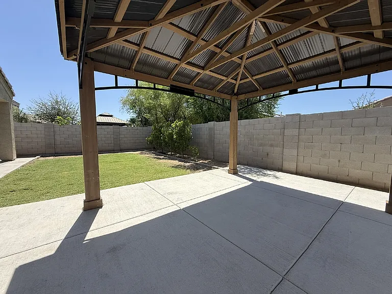 30187 W Avalon Dr — Photo 36