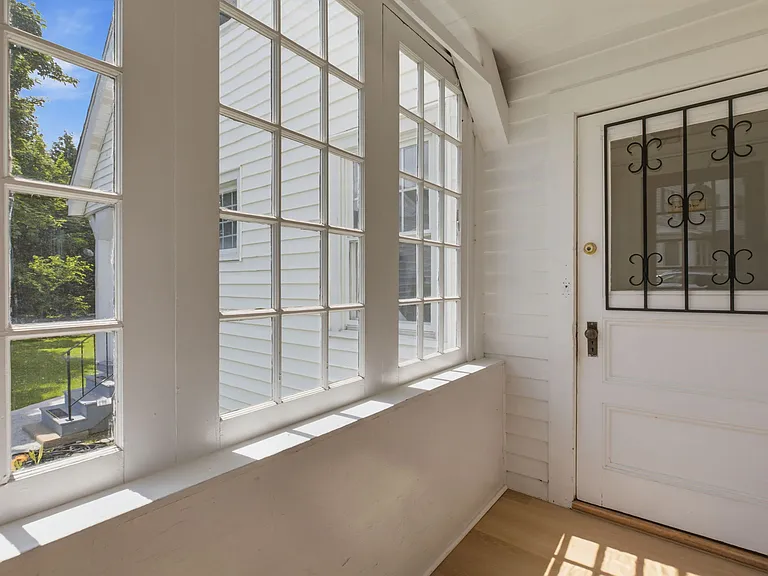 84 Sherwood Pl #2 — Photo 4