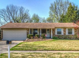 1394 Virginia Dr, Ballwin, MO 63011