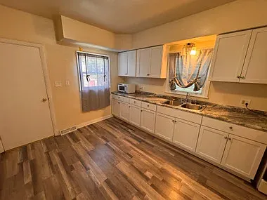 5 bed, 1500 sqft, $1,800 — Photo 4
