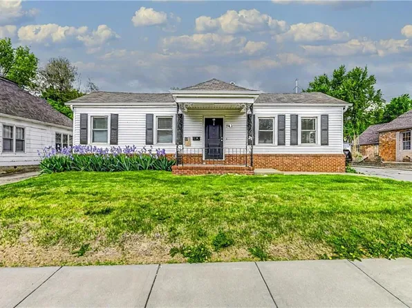 743 Washington St, Weston, MO 64098
