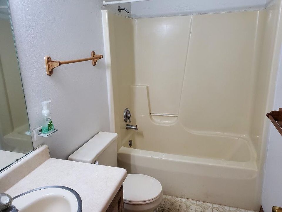 2nd image of 316 E Northwater St APT 8