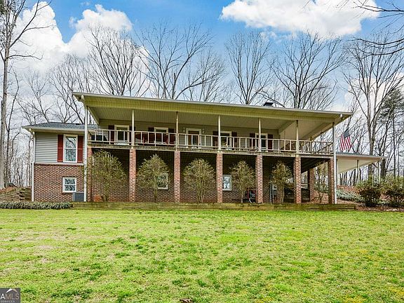 2nd image of 883 Tilley Rd