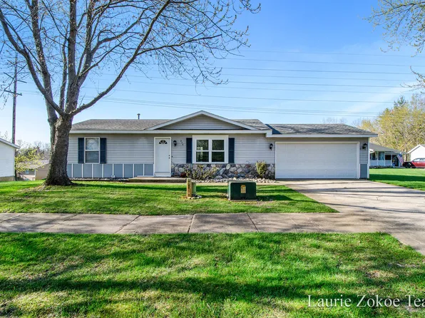 376 Mabel St NW, Comstock Park, MI 49321