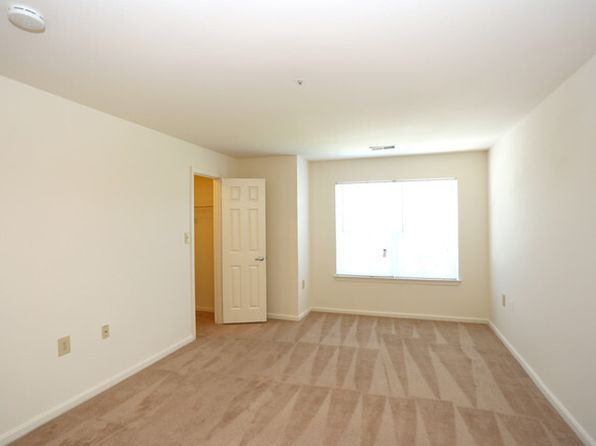 Orchard Club Apartments, 6330 Orchard Club Dr, Elkridge, MD 21075
