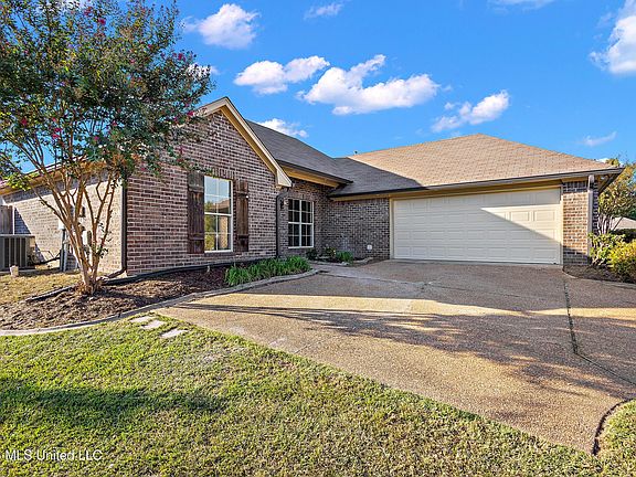 2nd image of 1145 Spanish Oak Dr