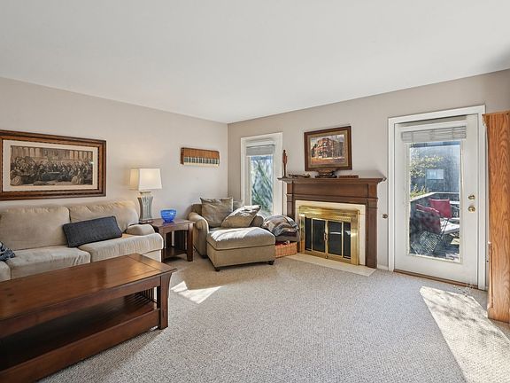 4th image of 934 White Birch Ln