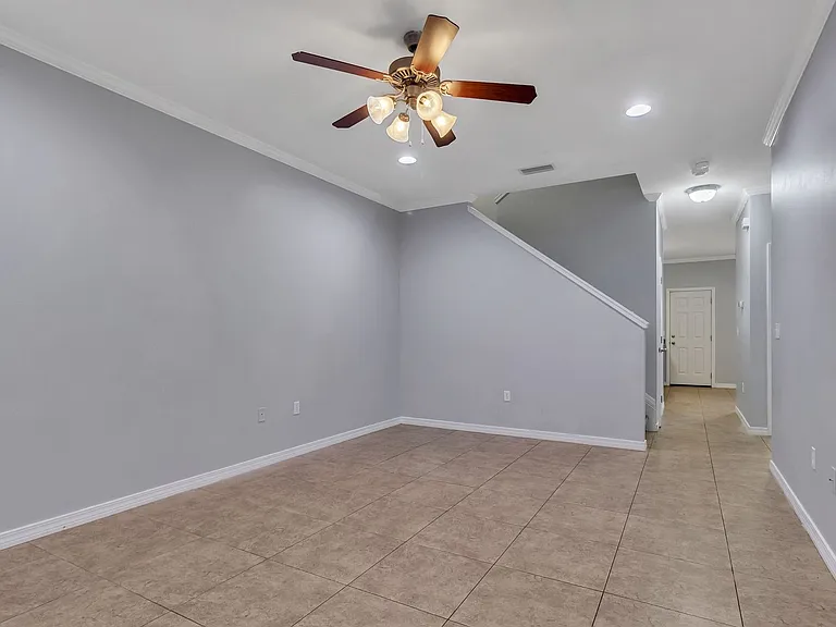 1486 Bentley Cir — Photo 5