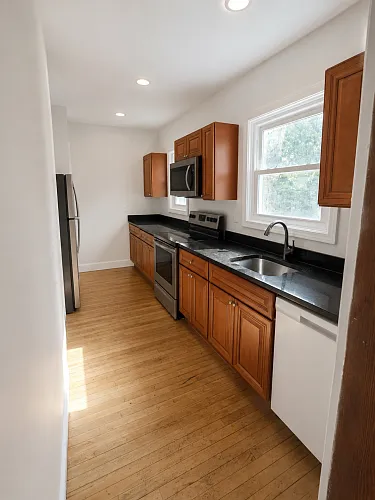 6 bed, 1380 sqft, $1,166 — Photo 3