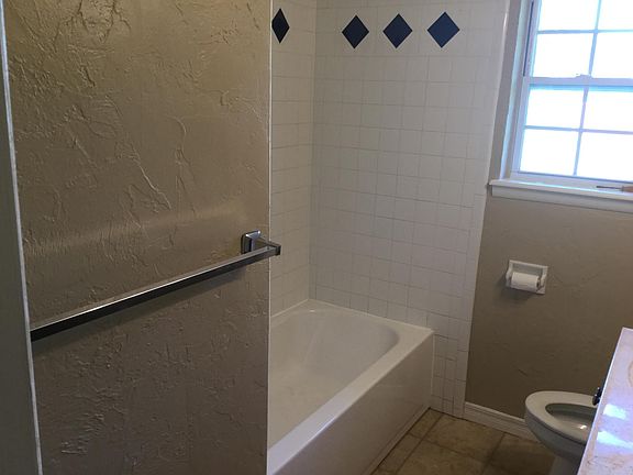 3rd image of 106 N Bristow Ave