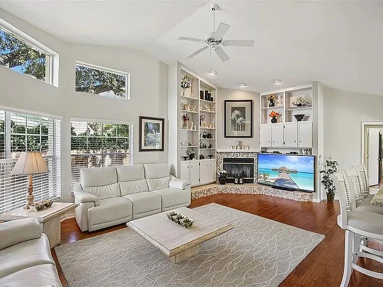 3158 Shoreline Dr — Photo 6