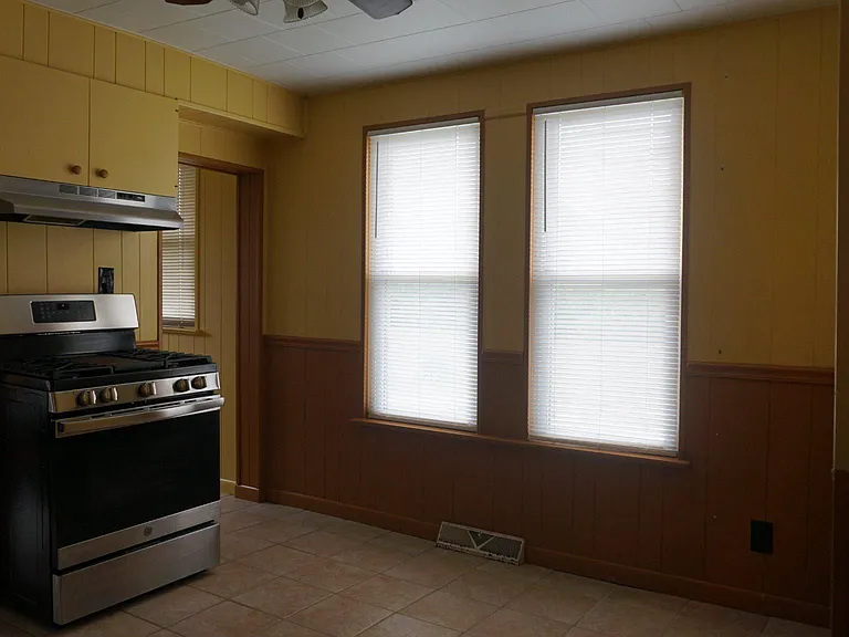 1245 E Grant Ave — Photo 2