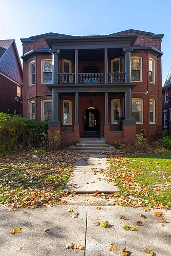 4535 Commonwealth St #101 Photo 1