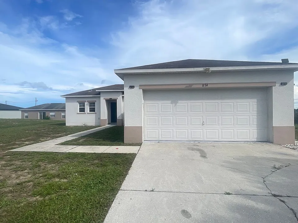 874 Fraser Dr