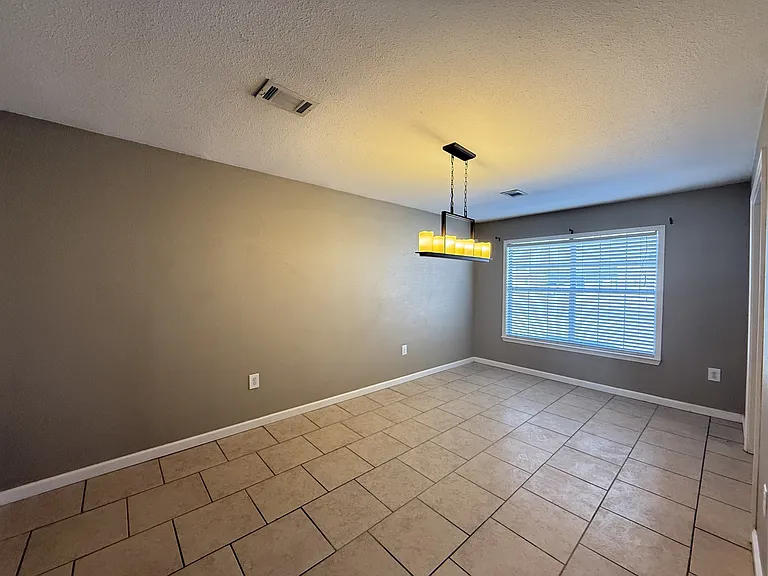 3403 Thomas Ave — Photo 3