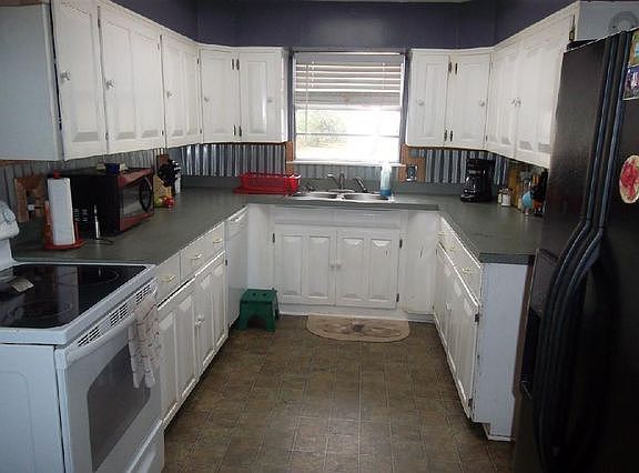 3rd image of 1014 N Pacific St