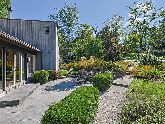 4th image of 4805 Drake Rd