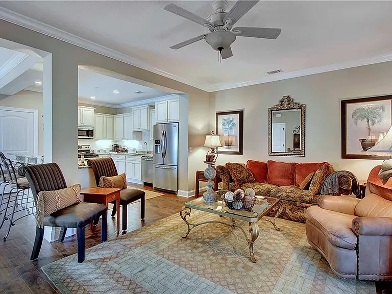 404 Reserve Ln — Photo 4