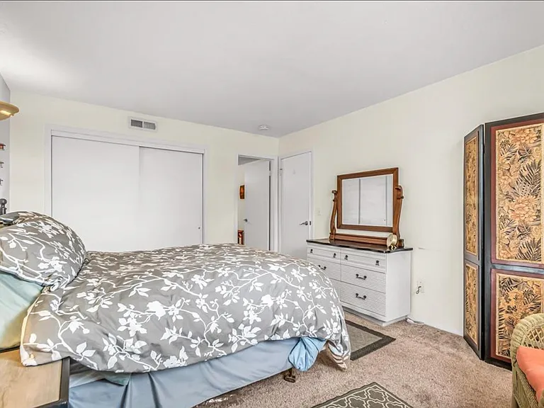 3146 Lakeside Dr — Photo 7