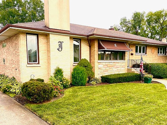 2nd image of 4927 N Sunrise Ln