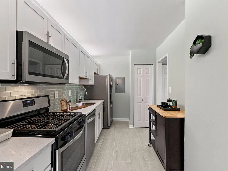 4515 Willard Ave #1414S — Photo 12