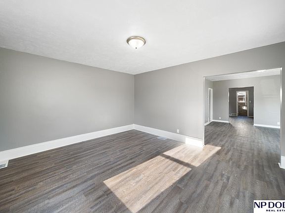 5th image of 104 W Pine St