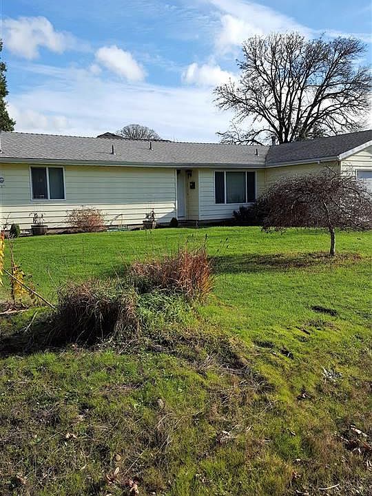 2nd image of 323 S 2nd St