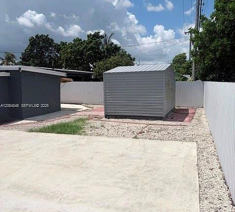5th image of 3611 SW 40th St