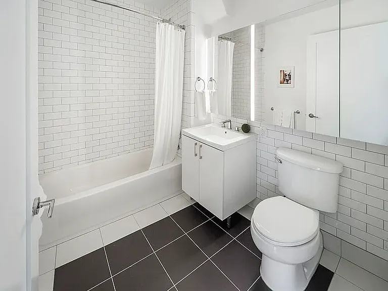 70 Pine St #3302 — Photo 8