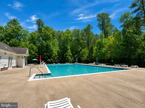 19201 S King James Pkwy, Lexington Park, MD 20653