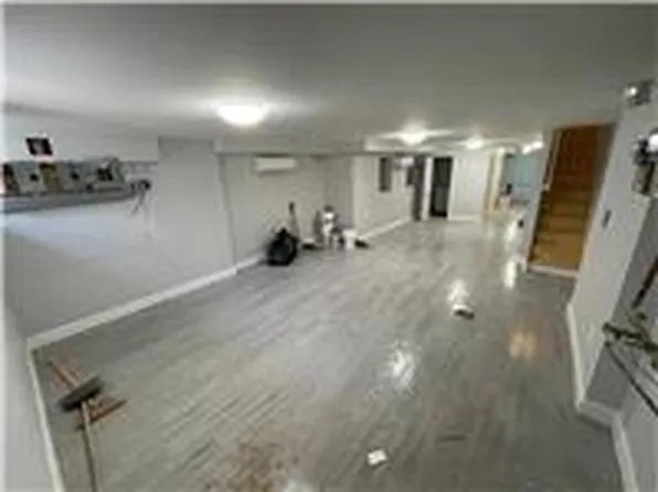 2243 Bathgate Avenue image 17 of 24