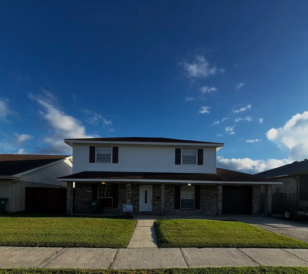 4 bed, 2.5 bath, 1800 sqft, $1,900 — Photo 1