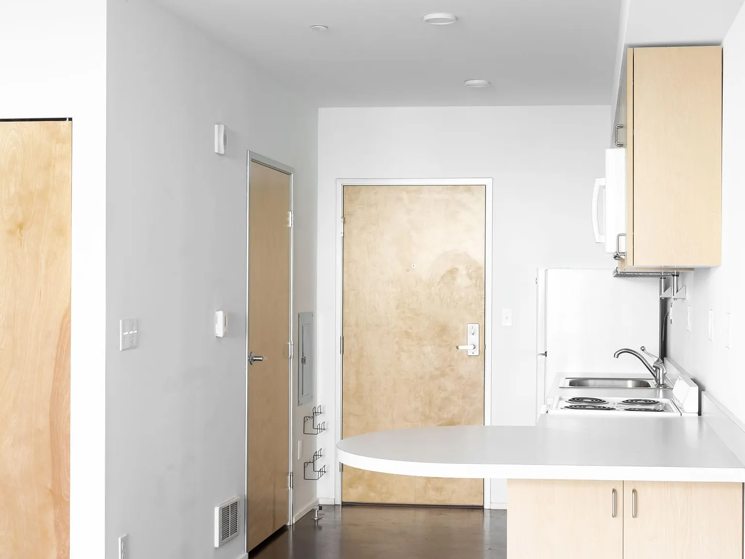 2719 E Union St — Photo 3