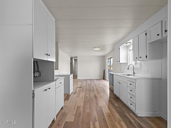 5th image of 6841 N Wenas Rd