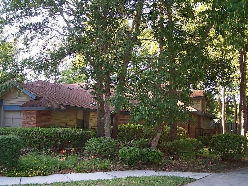 Street View
						:
						Wooded and lanscaped end unit.