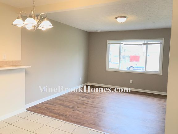 3rd image of 48 Thornton Dr