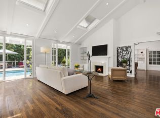 2761 Hutton Dr, Beverly Hills, CA 90210