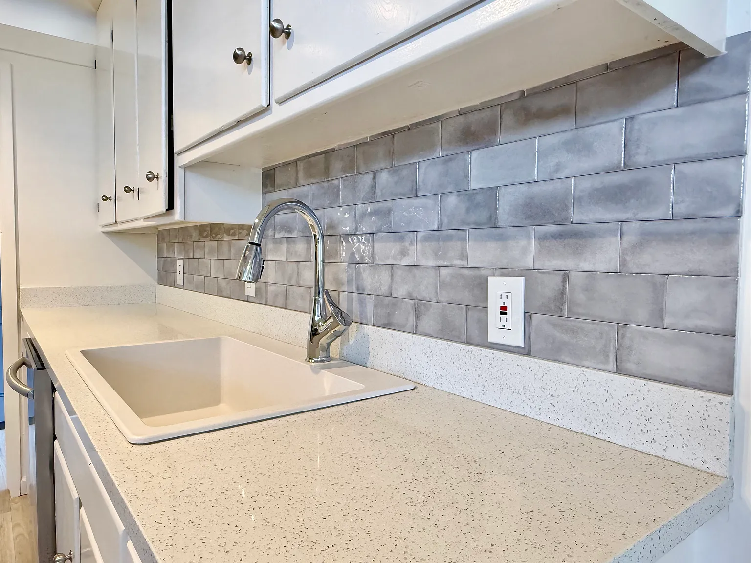 5715 Doremus Ave — Photo 4
