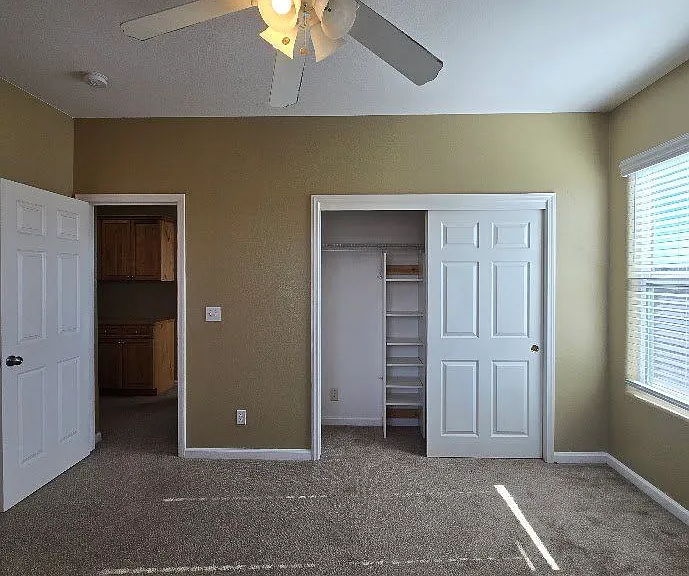 4225 N Del Rey Ave — Photo 33