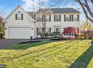 27 Donovan Rd, Pennington, NJ 08534