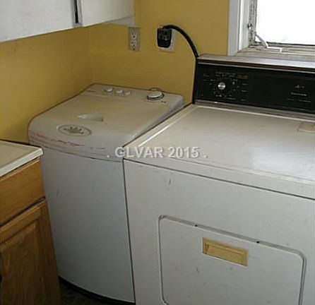 5th image of 384 N 15th St