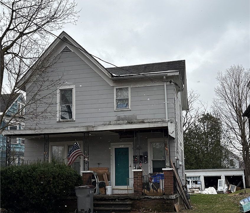 2nd image of 720 N Madison St