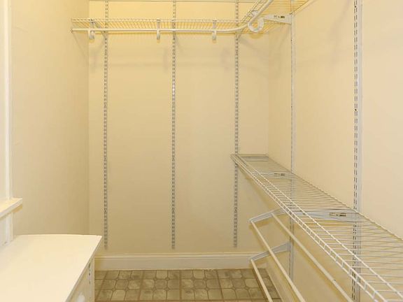 4th image of 4406 N Ashland Ave APT 02
