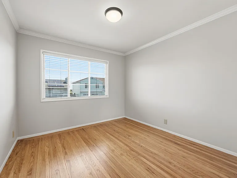435 Alhambra Rd — Photo 8