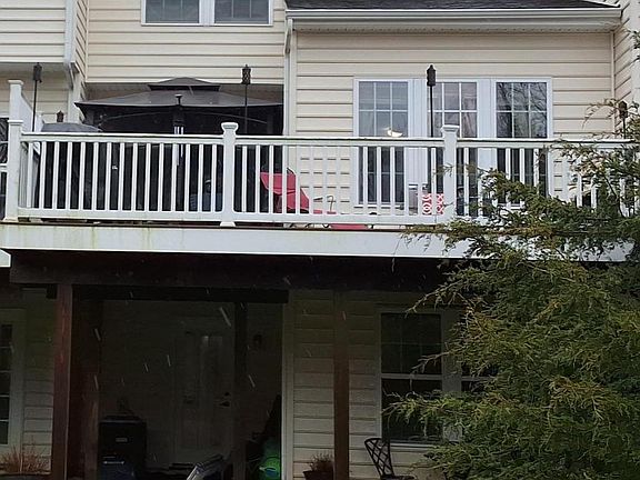 4th image of 368 Larose Dr