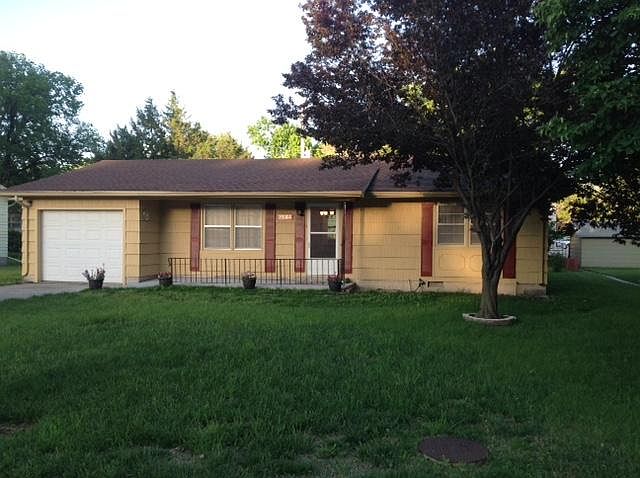 1st image of 2604 Rosewood Ave
