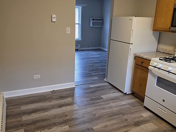 4th image of 18526 Wildwood Ave APT 2E