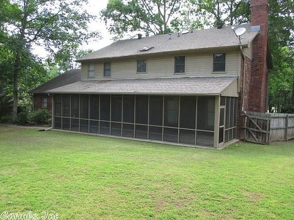 2nd image of 20 Club Manor Dr
